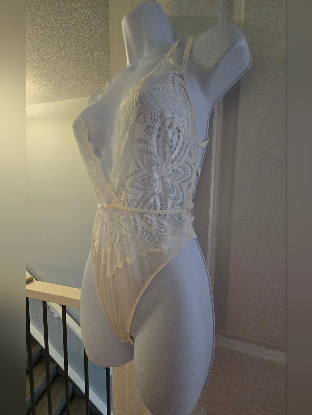 La SENZA White Lace Plunge Teddy Bodysuit XS - Picture 5 of 11